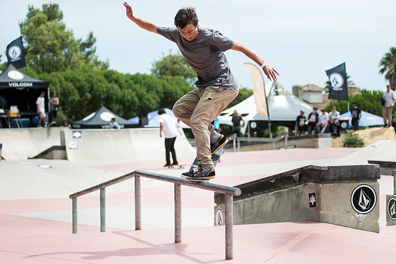 <!--daportsat-->

Jorge Simões had a perfect run and the locals went crazy for it.  Here's a FS crook.