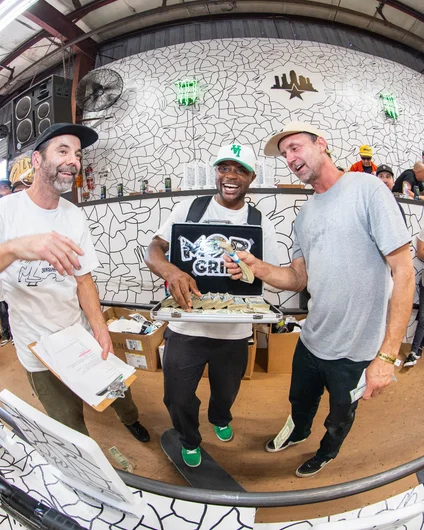 Dashawn didn't leave empty handed. 1,000 bucks from Mob's 