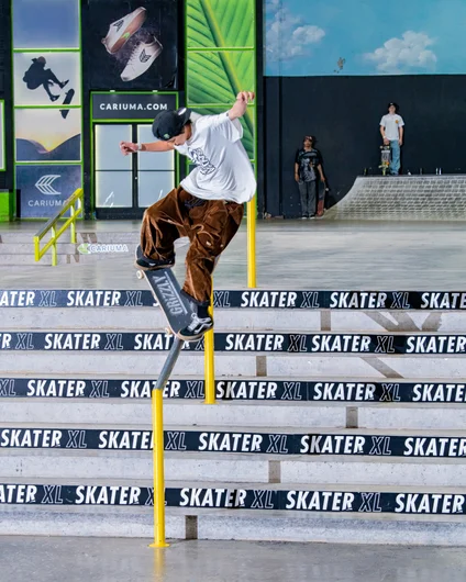 Toa putting in the work down the 10 rail. Followed up the BS Noseblunt with a Front Nosegrind

<!--damnamla2023qualifiers-->