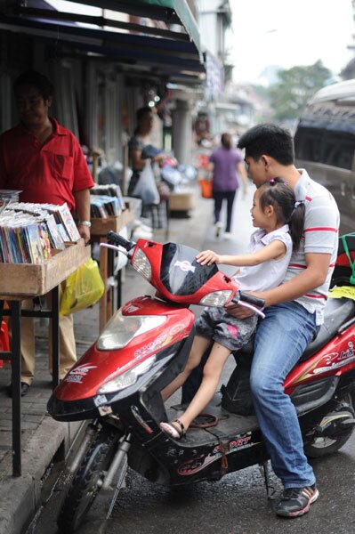 Shanghai Tourist Mission: no car seats