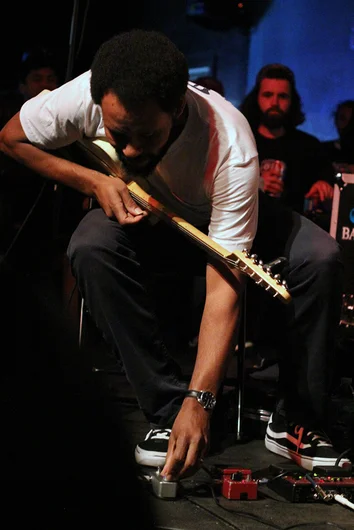 <!--pro17-frinight-->

Ray Barbee preparing to make our eardrums very happy...