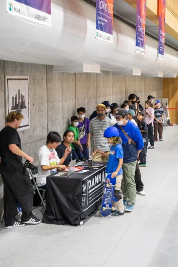 Drop by and see Sam, Toshi, and Glancy to get registered for the contest. These guys will make it painless!

<!--damnamjapan2022day1-->