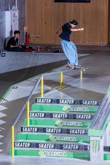 Toa follows up the nollie nosegrind with a nollie front feeble. Tasteful

<!--damnamjapan2023mensqualifiers-->