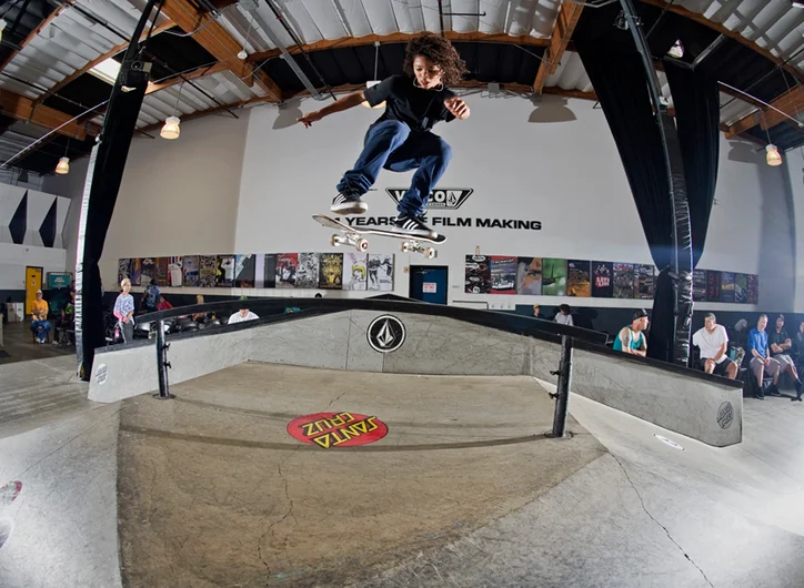 <!--dacm16fri-->

Last years Costa Mesa Damn Am winner Wacson Mass sets the tone with a Kicky Frontboard.