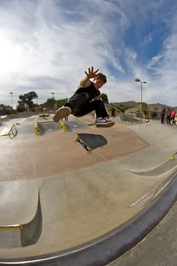 <!--dawwsun-->

Yoshi Tanenbaum won the Woodward West Damn Am stop becoming the over-all Damn Am of the Year! That means he goes straight to the Semis at Tampa Am this year AND qualifies into the SLS Pro Open in 2016. Congrats Yoshi! Backside flip.