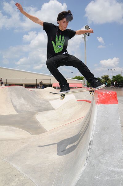 Jereme Knibbs - frontside tailslide