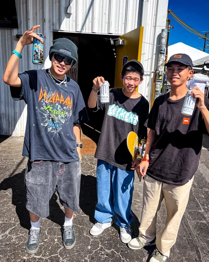 You can never make it to your seat in the Pro Course without running into a few homies on the way. Toshi has a posse.

<!--tampaam2023qualifiers-->