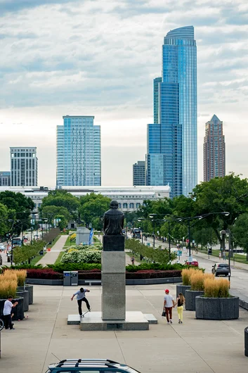<!--da-chi16-->

Jordan Hoffart seals the day's sesh with this distance of a Noseblunt Slide.