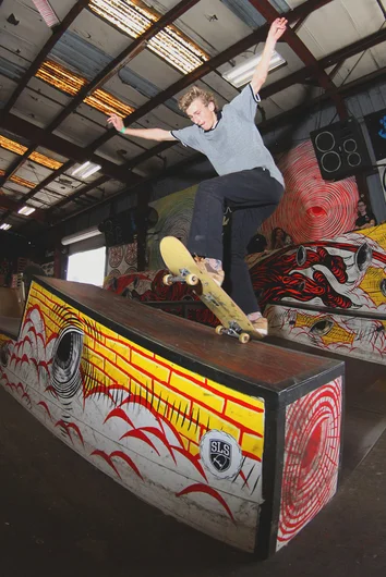 <!--sr18photos-->

Tyler Wolford : Front Blunt
