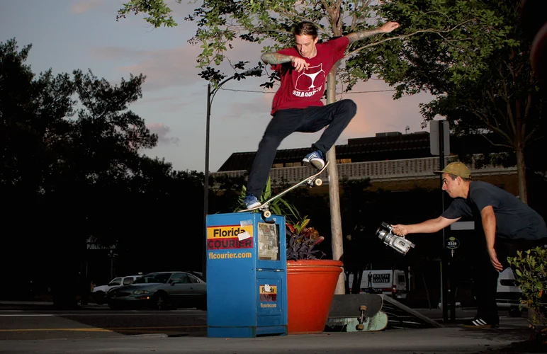 <!--bustedmicvideo-->
