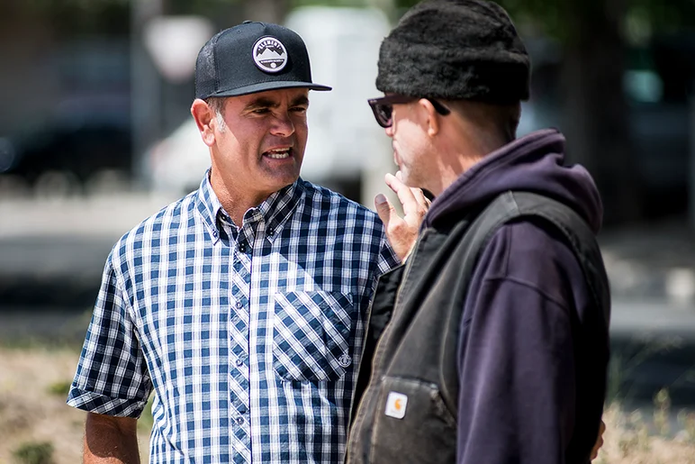 <!--daportsat-->

Phelps making some new friends in Cascais. 