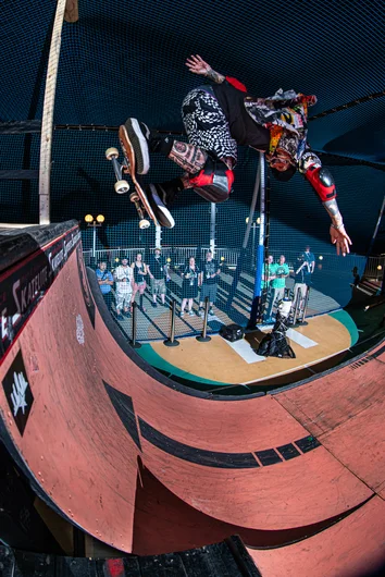 Backside air from Hosoi. No grabs necessary!

<!--floggingmollycruise23-->