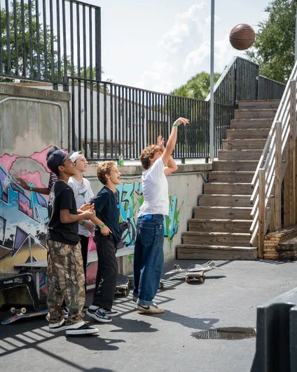 Myles and the gang warming up with some basketball in the courtyard before skating the pro course.<!--harvestjam21-->