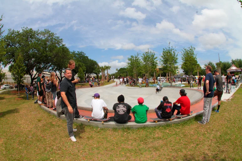 <!--brobowl2-->

Now for our final event of the day, Best Boneless and Slide in the Bro Bowl. 