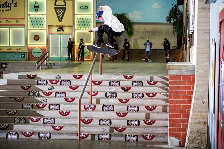<!--dala19quals-->

Didn’t place but a notable mention goes to Zack Wiegand for this Nollie Heel Front Board.
