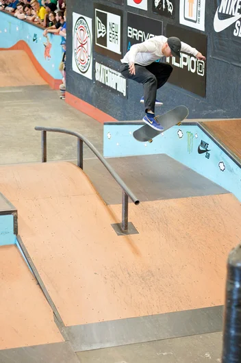 <!--pro16sunday-->

Karsten Kleppan gets the Finals started with a high-speed 360 Flip.
