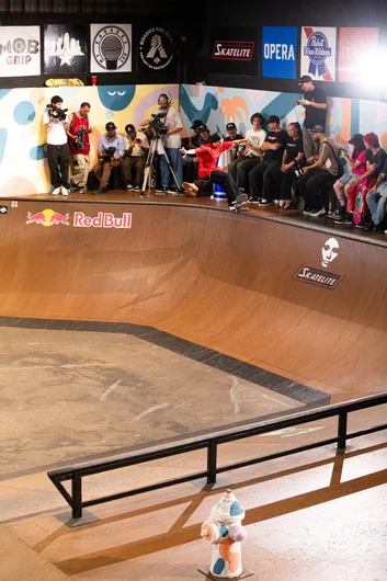 Nicole Hause 5-0 through the corner