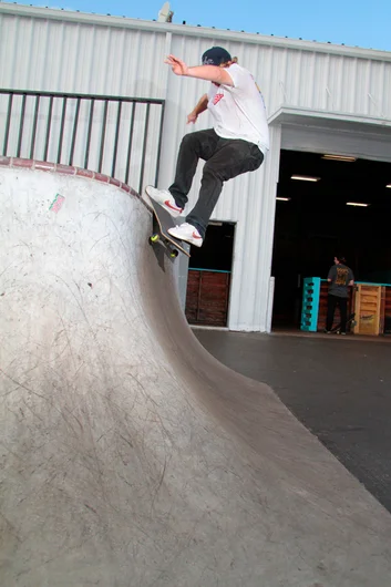 <!--eotm-andy-->

While we have them here we might as well use them; Jamie Foy demonstrating how to Smith Stall this thing.