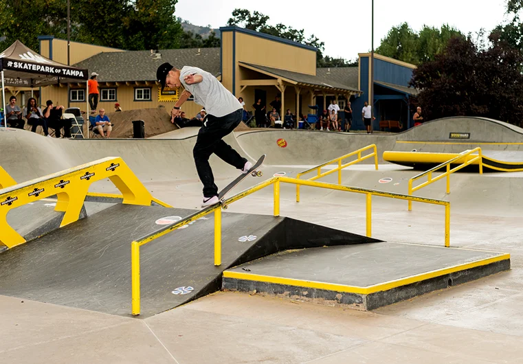 <!--daww17finals-->

Winner of the last ever Hazard County Damn Am earlier this year guides a BS Overcrook to fakie.