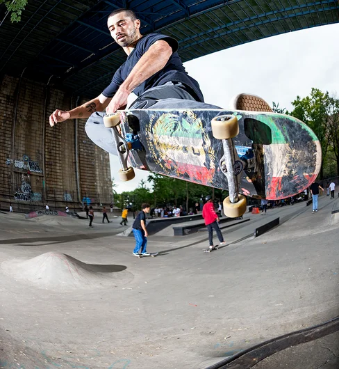 <!--danyc18practice-->

Santiago Rodriguez finesses a Crail into the lens.