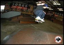 DVS Skate More Premi