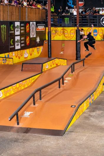 Another angle of the infamous front crook nollie flip from Tyler Peterson
<!--TampaAm21Finals-->