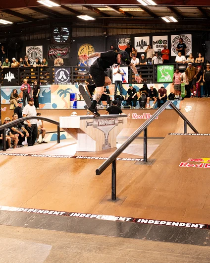 Aurelien Made it to Tampa and landed serious tricks Hardflip BS Nose Blunt here and Hardflip Back Nose Grind 180 got him 3rd