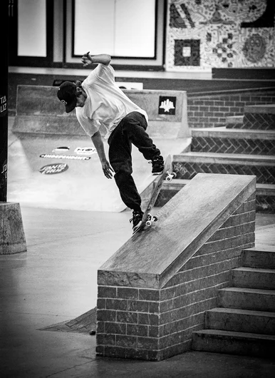 <!--dala19finals-->

The real Norcal, Zack Wiegand slaps up into a Bluntslide.
