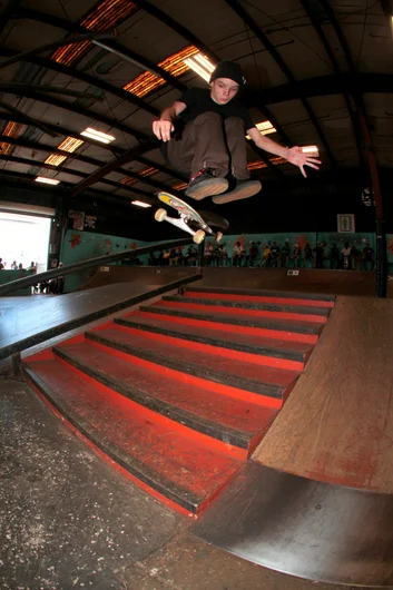 <!--sr16-->

Wes Box - FS Shuv in your face! Proper execution.