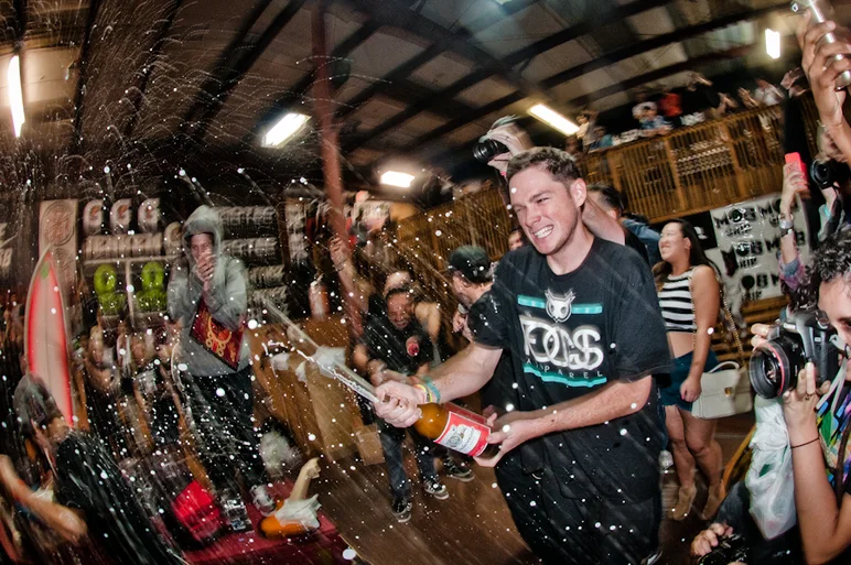 <!--ta14-sd-->

Champagnin!