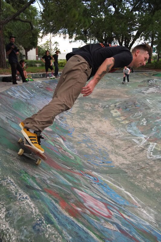 Aaron Austin slashes around the Bro Bowl