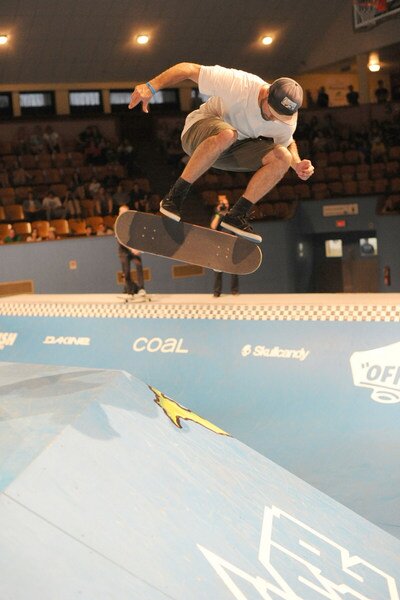 Kyle Berard had to switch carve into this fakie