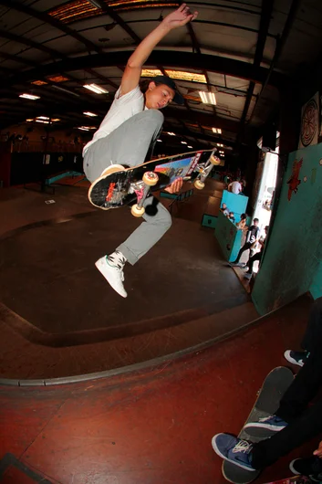 <!--sr16-->

Steven Szumal always has great style, Beanplant 5-0.