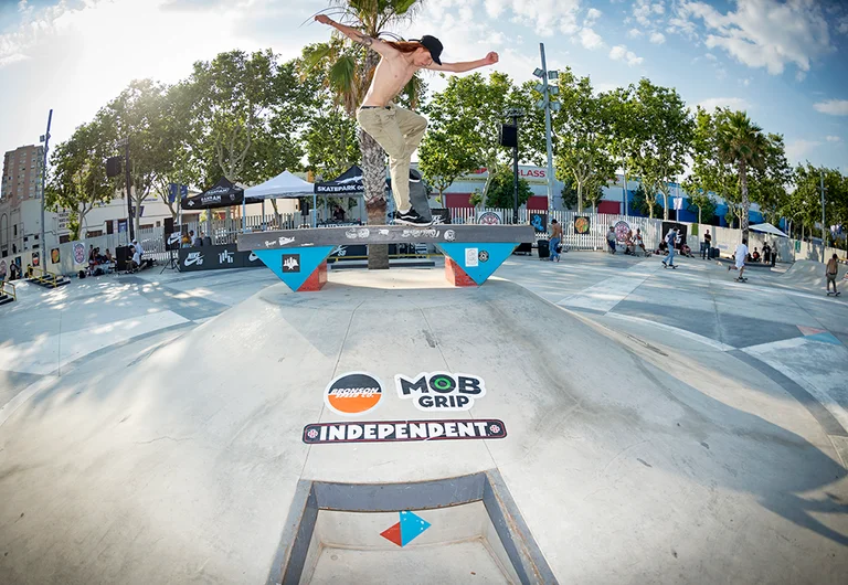 <!--dabarcypractice-->

The Ginger Warrior, Giovanni Vianna plays it safe with Bluntslide over the volcano.
