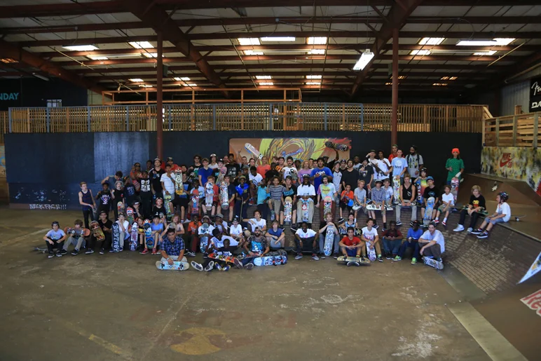 <!--gsd14-->
After the high ollie, we had to get a GSD group photo in. Tons of kids showed up today. 