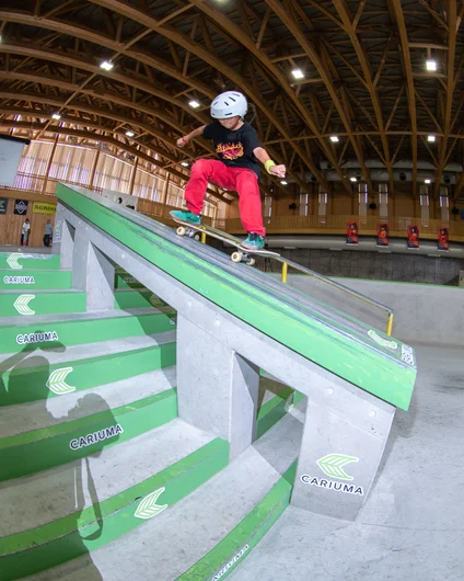 Ria Tanno had these braids that whipped around while she skated and it was so sick. Front 50 down the hubba 

<!--damnamjapan2022finals-->