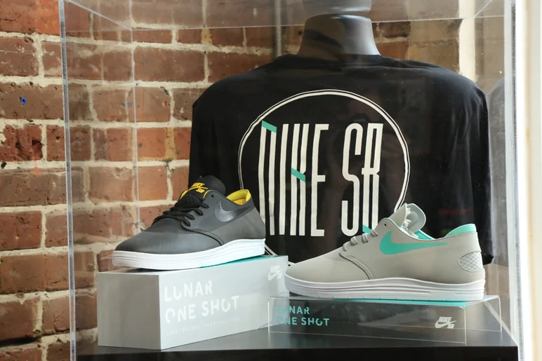 <!--sy14-->

I want to get a pair of the Nike Lunar One Shot after watching the wear test some of our guys did awhile back. Check it out <a href=