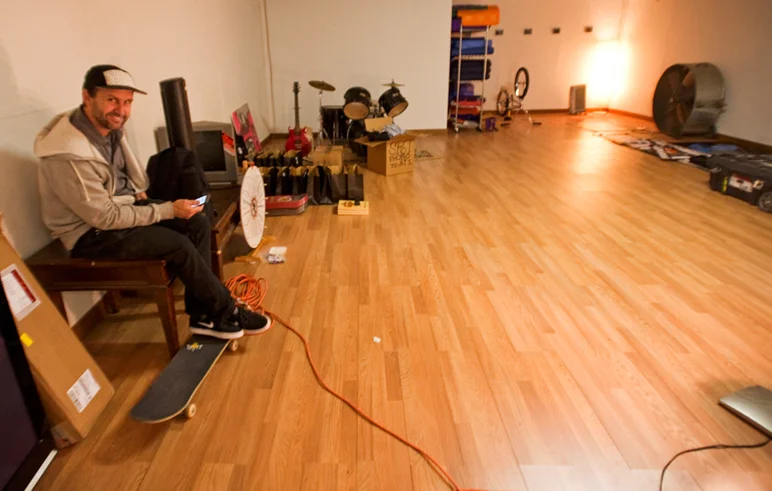 <!--DA-ATL16-1-->

Brian Schaefer chills out in the buffer zone before it all goes down.