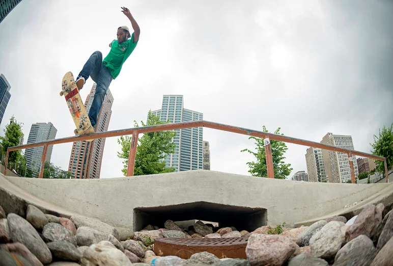 <!--da-chicago16-fri-->

Kevin White came all the way out from LA and went straight to the park to catch the early sesh as well.