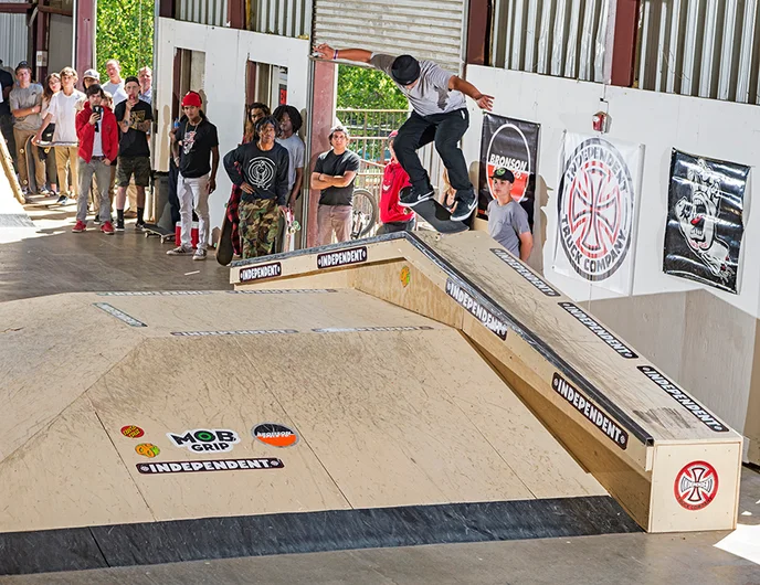 <!--daatl17-bt-->

Lot of tricks went down in Best Trick, Niko Howard did a couple of 'em here's one of them: Kickflip Grind.