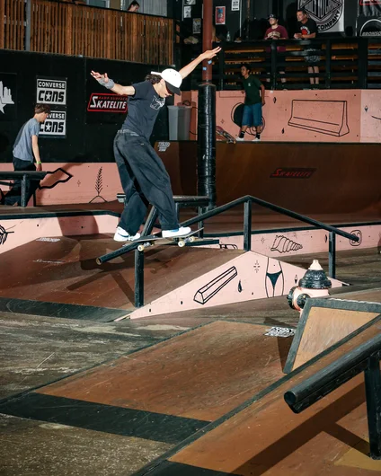 Felipe Luques - Front Blunt
<!--springroll2023-->