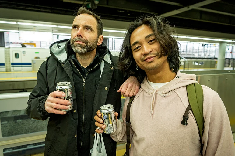 <!--daja19-chill-->

Got our hands on some beers as Paul’s hair on other side of world goes naturally schmohawk.