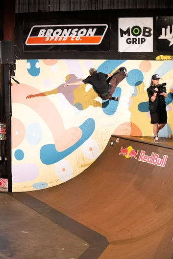 Boneless Wallride in the corner pocket