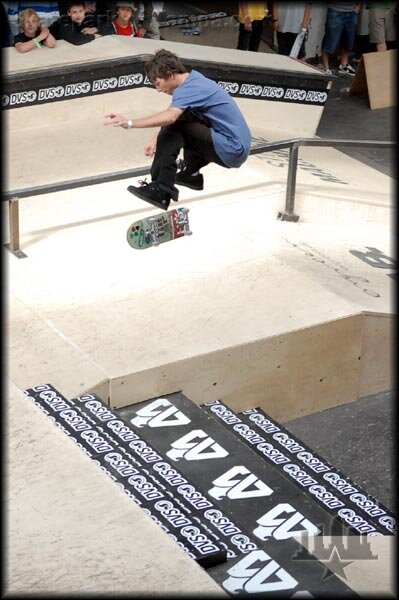 Kerry Getz - kickflip