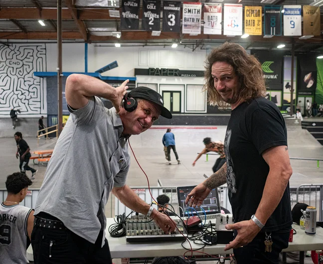 Dude don’t touch my DJ stuff bro.

<!--damnamla22practice-->