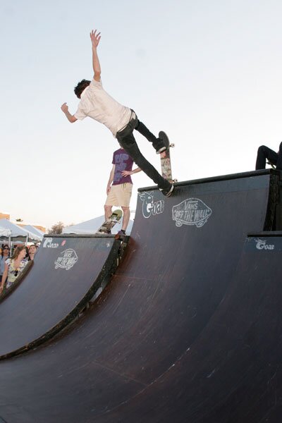 Dylan Perry - blunt fakie