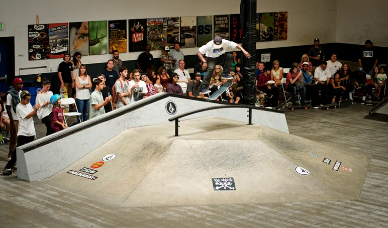 <!--costa15-2-->

Do It For The Crowd!!  That’s exactly what Dominick Walker does with a KF Frontside Nosegrind.