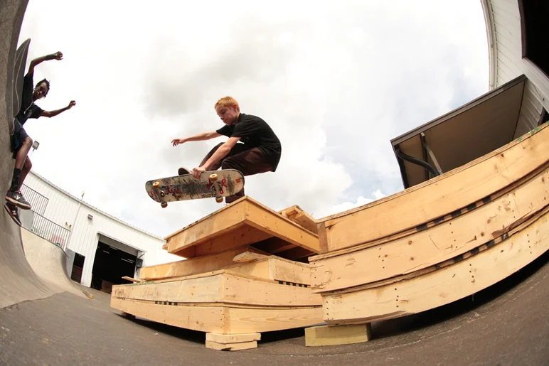 <!--coursedemo2015part1-->
Did I mention there's FREE SKATING until we finish the Pro Course?? Wes Box taking advantage of the new (temporary) courtyard obstacles.
