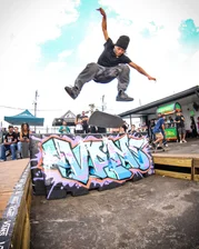 Myles Kicky Back Lip