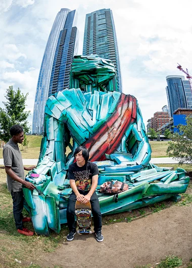 <!--dachi17finals-->

A Cannibal Corpse fan and his throne.